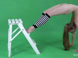 solo - gymnast posing