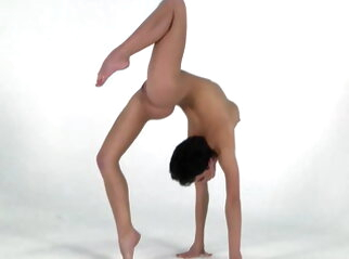 flexy teens - gymnast posing